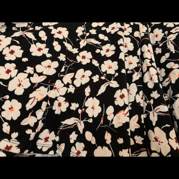 Hollister Skater Skirt in Floral Design - Picture 3 of 3